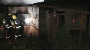 Hombre muere calcinado por incendio de vivienda en Luque
