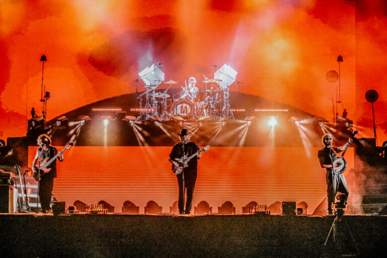 [GALERÍA] ¡Fans de Morat fueron en piyamas al concierto!