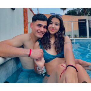 Novia de Wilder Viera presumió pileteada romántica