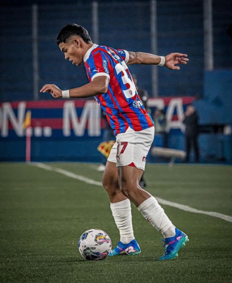 Diego León está en la mira de tres grandes de Inglaterra