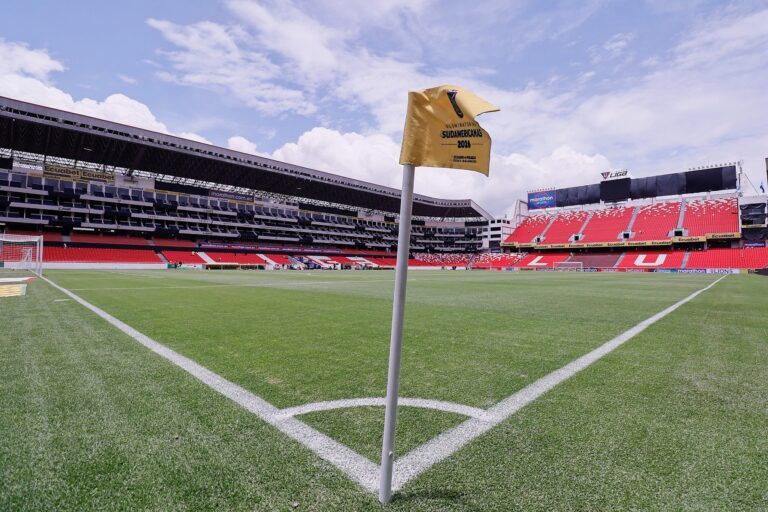 Así está el estadio en Quito a la espera del enfrentamiento entre la Albirró y la sele de Ecuador