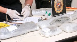 Encomienda que vino de Miami estaba contaminado de la hierba maldita