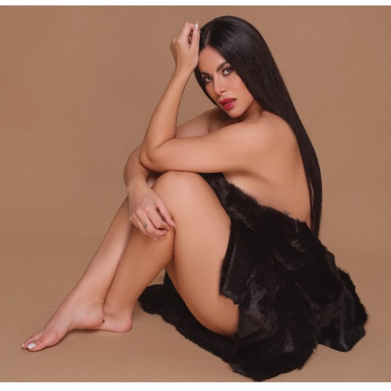 Ana Ríos tiró bombitas a las que la envidian: “Es para perdedoras”