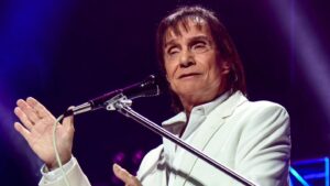 [VIDEO] ¡Atendé cuáles fueron los pecheos que hizo Roberto Carlos para su camerino!