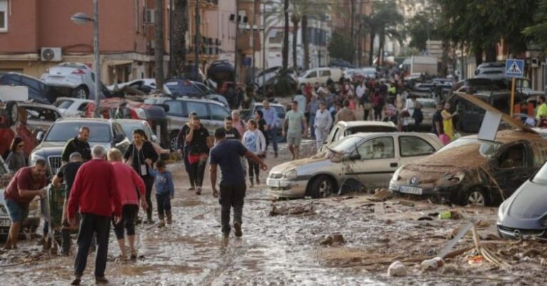 Tristeza: Paraguayos en España lo perdieron todo a causa de temporal Dana