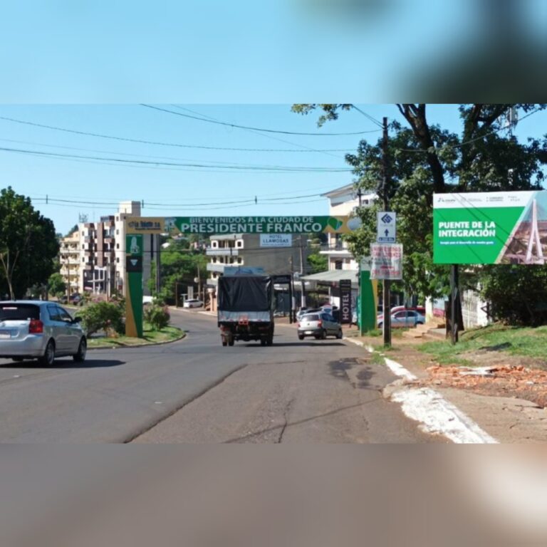 Hombre lanzó a su chuli del auto por pedirle que deje de “chupar”