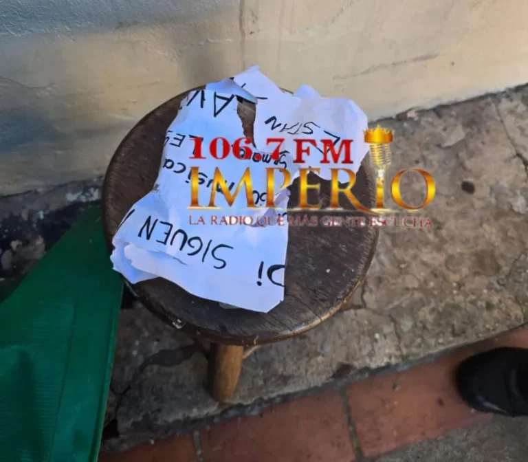 Amenazan a un hombre por medio de panfleto, por poner música a todo volumen