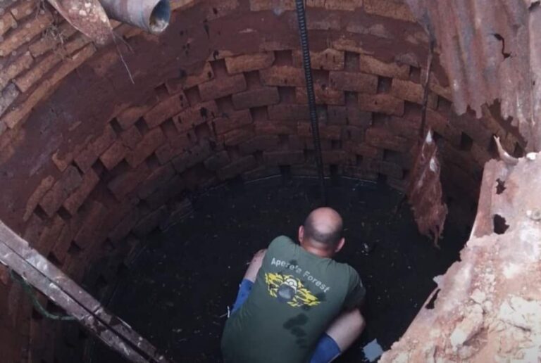 (Video) Tragedia: ¡Dos bebés mueren al caer en pozos!