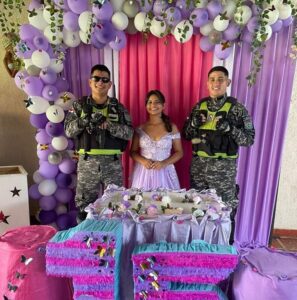 ¡Sueño cumplido! Quinceañera recibe a Lolince por sus 15 años