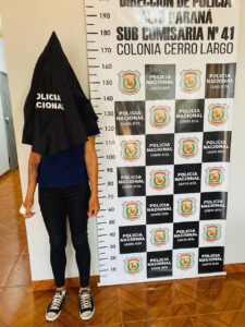 Ella ndaje es la ley, detienen a mujer policía con antecedentes de hurto