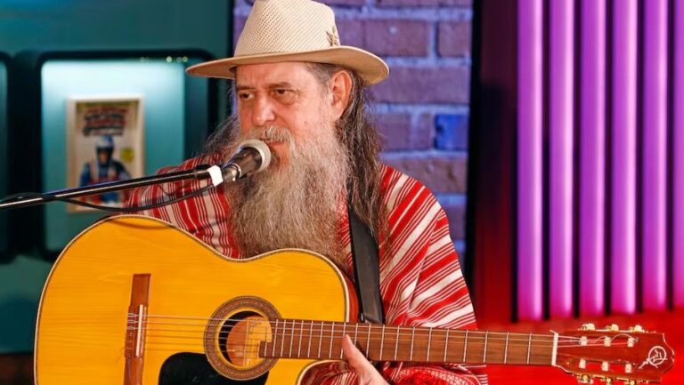 A Francisco Russo le criticaron su barba y, ¡atendé cómo respondió!