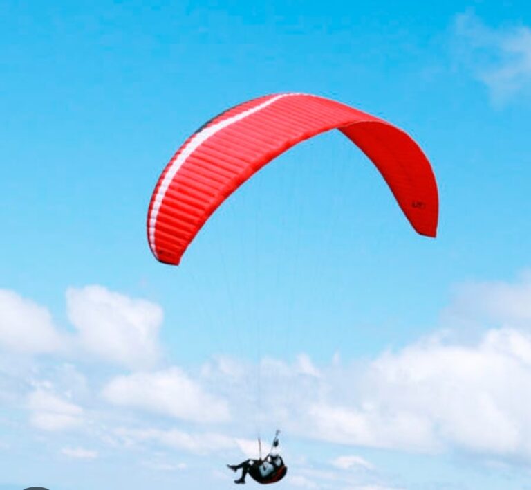 Accidente de parapente deja un herido y un fallecido