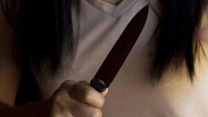 Un muchachón fue acuchillado por su mujer tras volver tarde a su casa