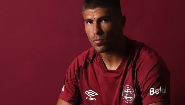 Así fue presentado Ronaldo Dejesús por el Lanús