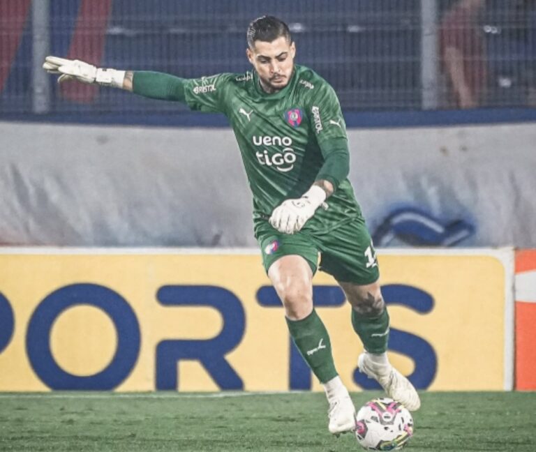 Jean Fernandes no concreta salida y sigue entrenando en Cerro