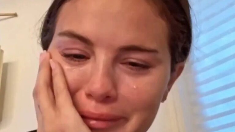 (VIDEO) ¿Qué le pasó? ¡Selena Gómez apareció llorando en sus redes!