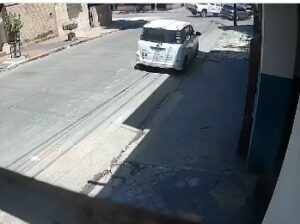 (VIDEO)Polis perseguían a ladrones  volcaron patrullera