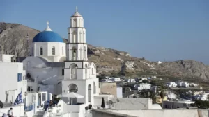 “Toda la isla se ha vaciado”: miles de personas huyen de Santorini mientras los sismos sacuden el paraíso turístico griego