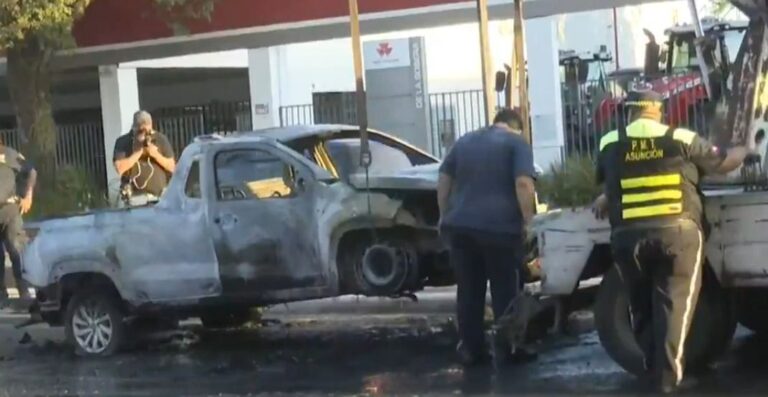 (Video) Okaipaite peteĩ camioneta puhauete y se armó caos sobre Eusebio Ayala