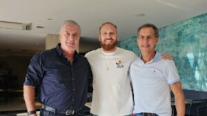 El técnico Alfaro almorzó con Pitta y esta noche va a ver el partido de Gómez y Romero