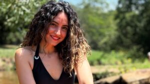 (GALERÍA) ¡Mamau! Esta cantante folclórica nacional se destapó en un arroyito