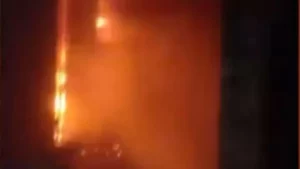 Sajonia: Departamento en complejo habitacional ardió en llamas