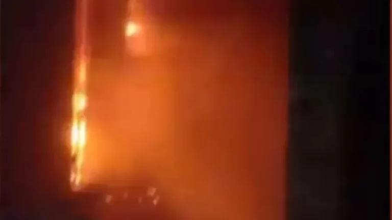 Sajonia: Departamento en complejo habitacional ardió en llamas