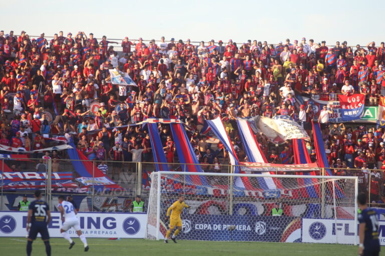 Hincha de Cerro terminó apuñalado tras enfrentamiento entre barras