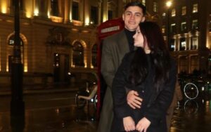 (GALERÍA) Alta facha de Ramón Sosa por las calles Londres, con su novia
