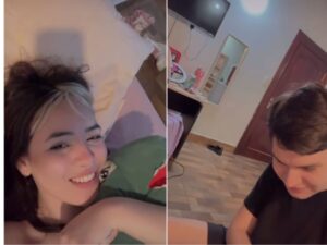 (VIDEO) Oniichan ahorra y es depilada “ahí abajo” por su novio