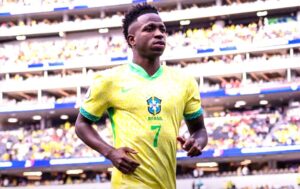 Vinicius se pronunció ante el gesto racista del hincha cerrista que hizo llorar a un juvenil del Palmeiras