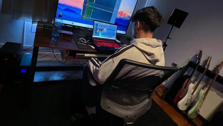 ¡Qué bajón! Dejaron un rato sus instrumentos en el auto y les robaron todo