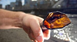 En ronda de tragos atacó a su amigo con una botella