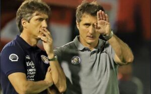 Tras dejar la albirró, uno de los Barros Schelotto se quedó en Asunción ra’e: ahora dirigirán a Vélez