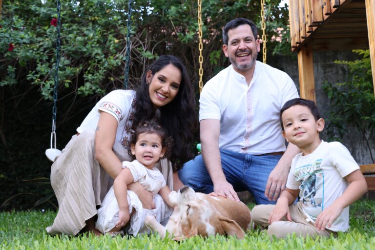 Raúl Latorre: “Me considero afortunado por la esposa y familia que tengo”