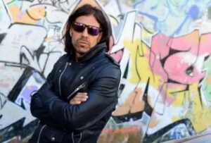 (VIDEO) Arde la ciudad: Acusan al cantante de La Mancha de Rolando de atropellar y abandonar a motoqueiro