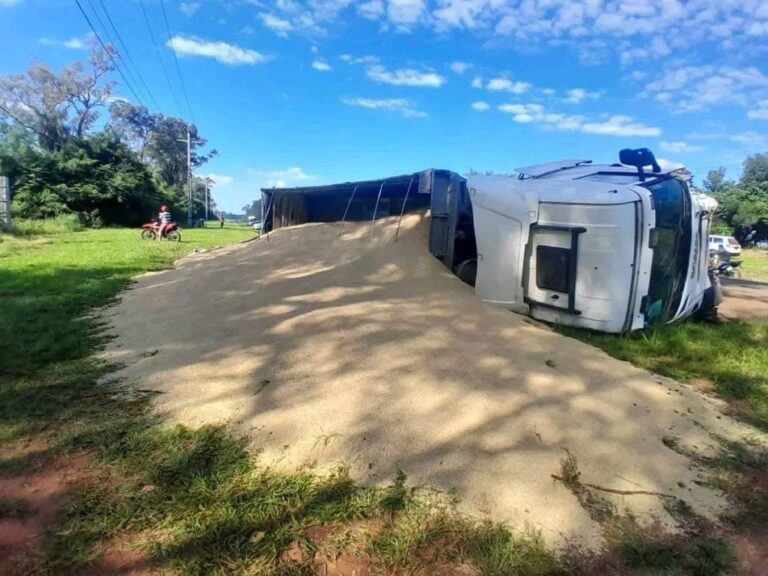 Dos fallecidos y varios heridos en vairo accidente en Misiones