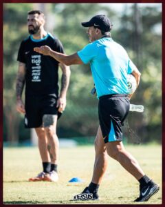 La charla de Fabián Bustos con referentes de Olimpia: “Soy de acercarme mucho al jugador