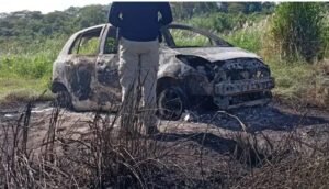 Hallan vehículo incinerado utilizado en atentado contra abogado en Pedro Juan Caballero