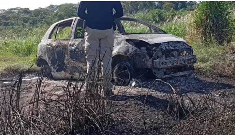 Hallan vehículo incinerado utilizado en atentado contra abogado en Pedro Juan Caballero
