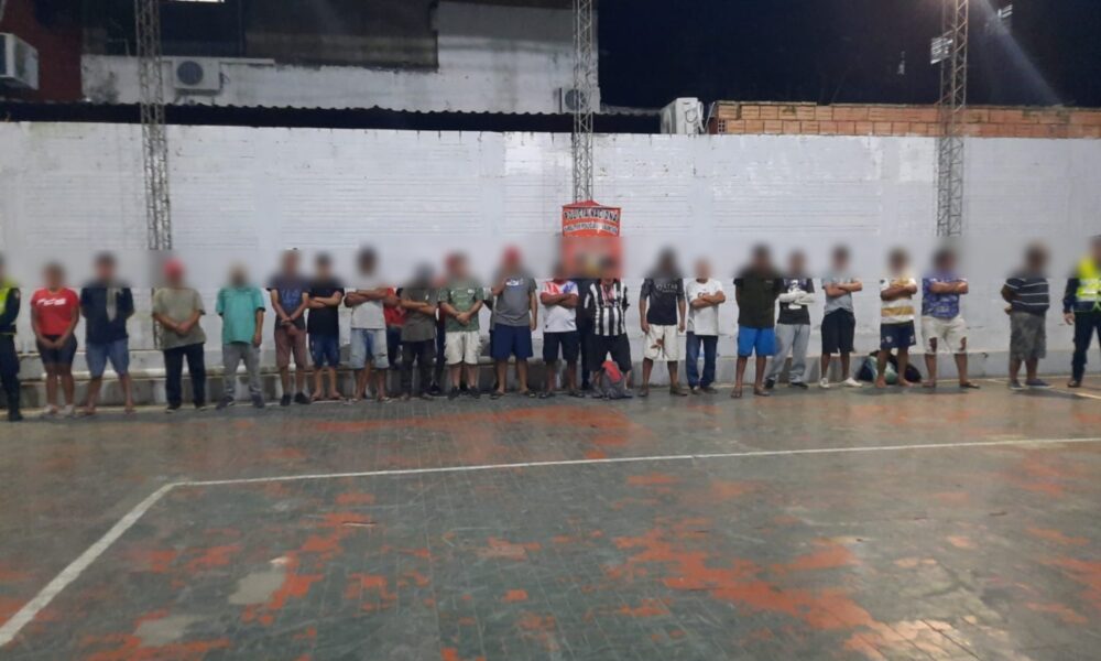 Cuidacoches apretaron durante fiestas patrias y 25 fueron demorados