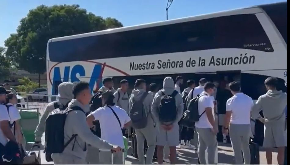 (VIDEO)Escracharon a peloteros franjeados al llegar al aeropuerto
