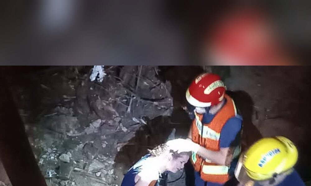 Tortolitos cayeron al arroyo Mburicao y tuvieron que ser rescatados