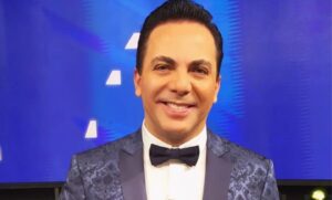 ¡Cristian Castro apareció con los labios completamente deformados!
