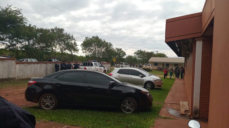 Feroz enfrentamiento entre polis y delincuentes deja un muerto