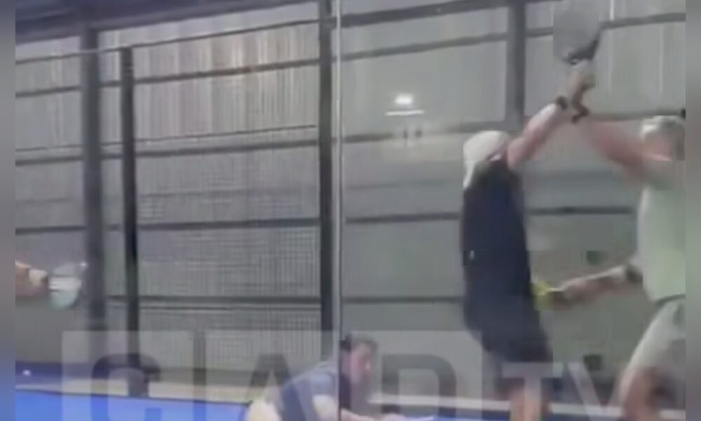 (VIDEO)Torneo de padel opa en batalla campal