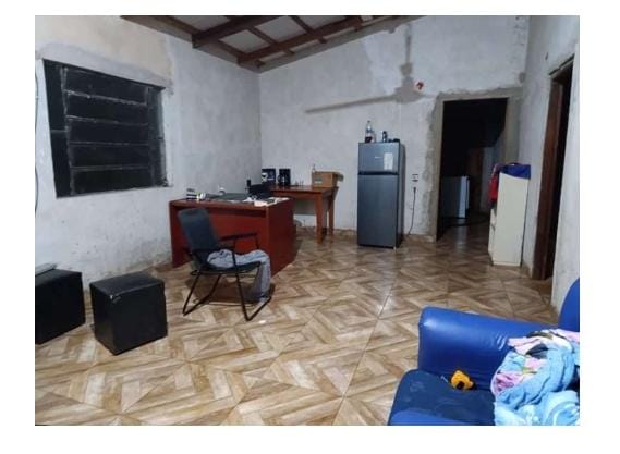 Delincuentes maniataron a una familia y se llevaron camioneta y 10 palos