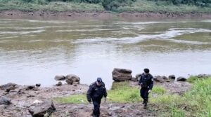 Hallan un  te’õngue de un desconocido a orillas del río Paraná