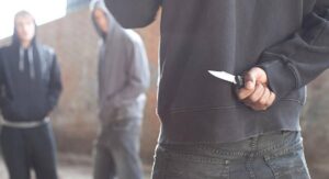 Hermanos acuchillaron vaipaite a un hombre en Villarica