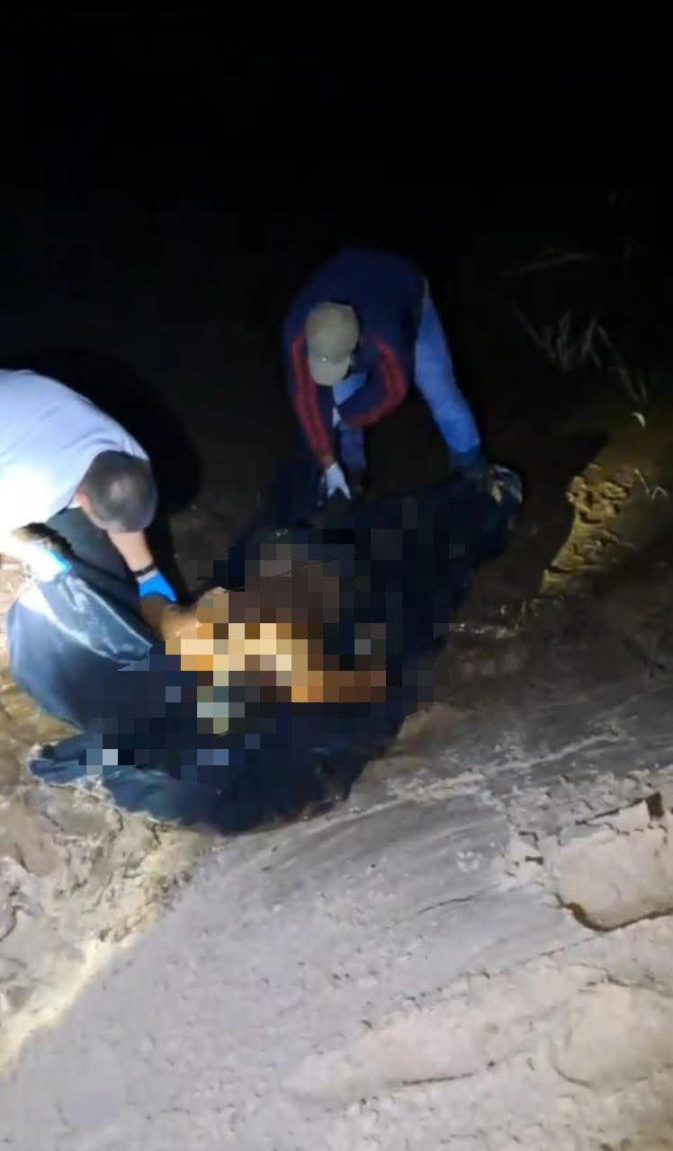 Encuentran cuerpo de asaltante en el rio y tenía parte del botín